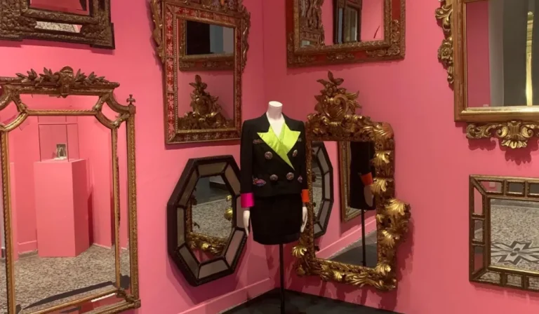 Be Casa y la exposición ´Gianni Versace frente al espejo”