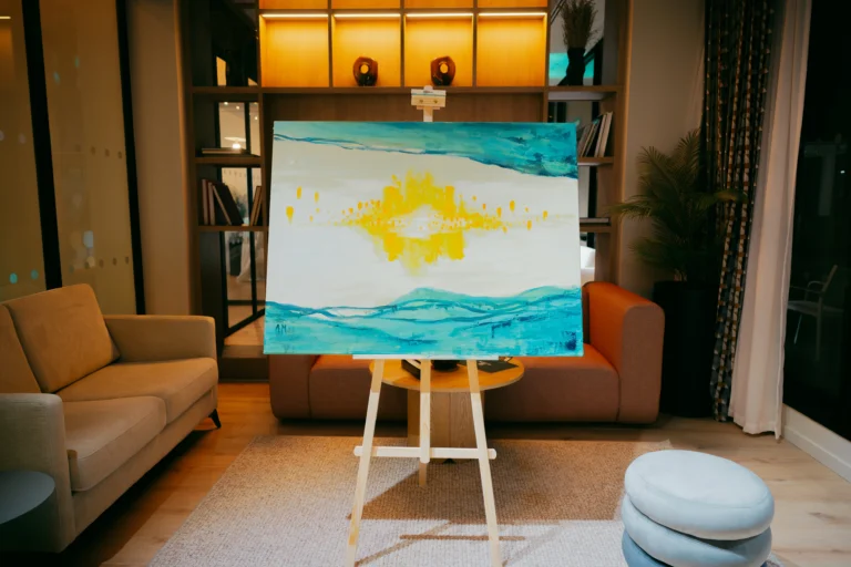 Be Casa convierte en arte la experiencia de sus residentes con una obra de Alberto Muriel 